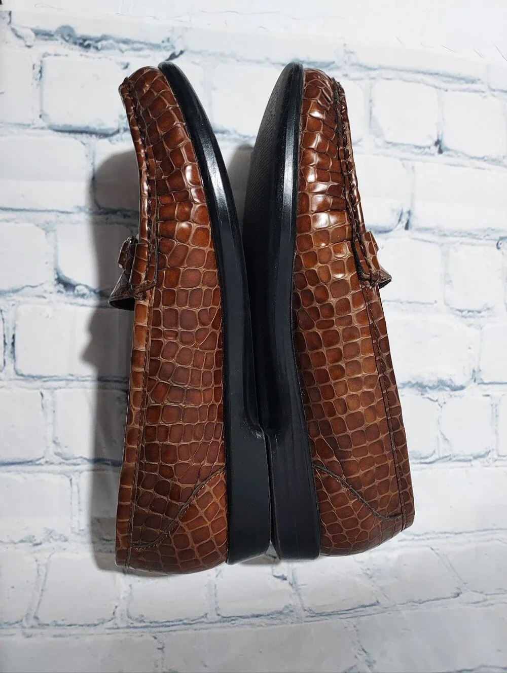 SAS Women's US 9.5 NARROW Metro Cognac Brown Horsebit Croc Embossed Leather